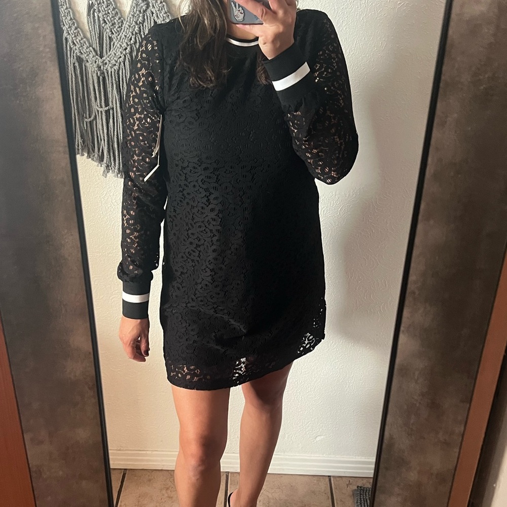 Chic Black Lace Long Sleeve Lace Athleisure Dress